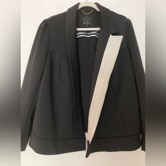 Mynt jacket or blazer, black with asymmetrical white lapel. Size 20W. - Picture 2 of 8